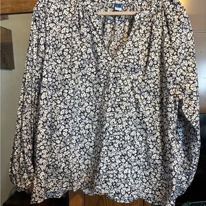Old Navy Floral navy and White Women's Top